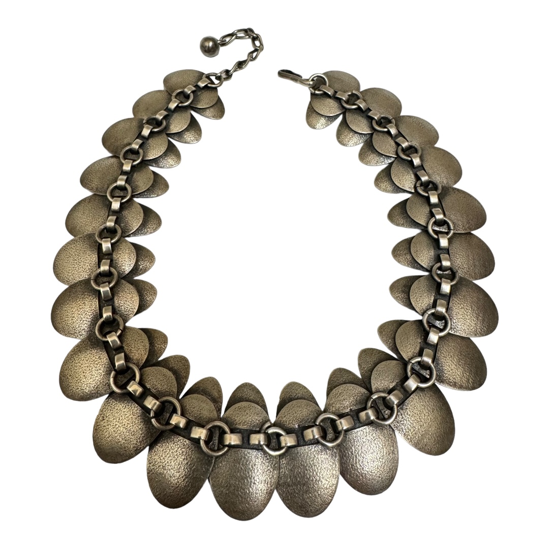 Napier 1950s textured oval plaques choker necklace